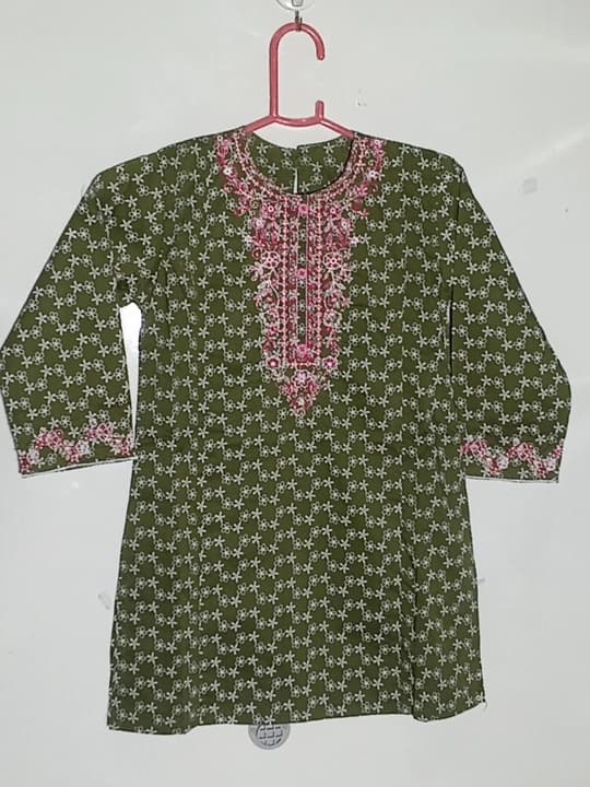 Green embroidered girls suit 2pc thumbnail 1
